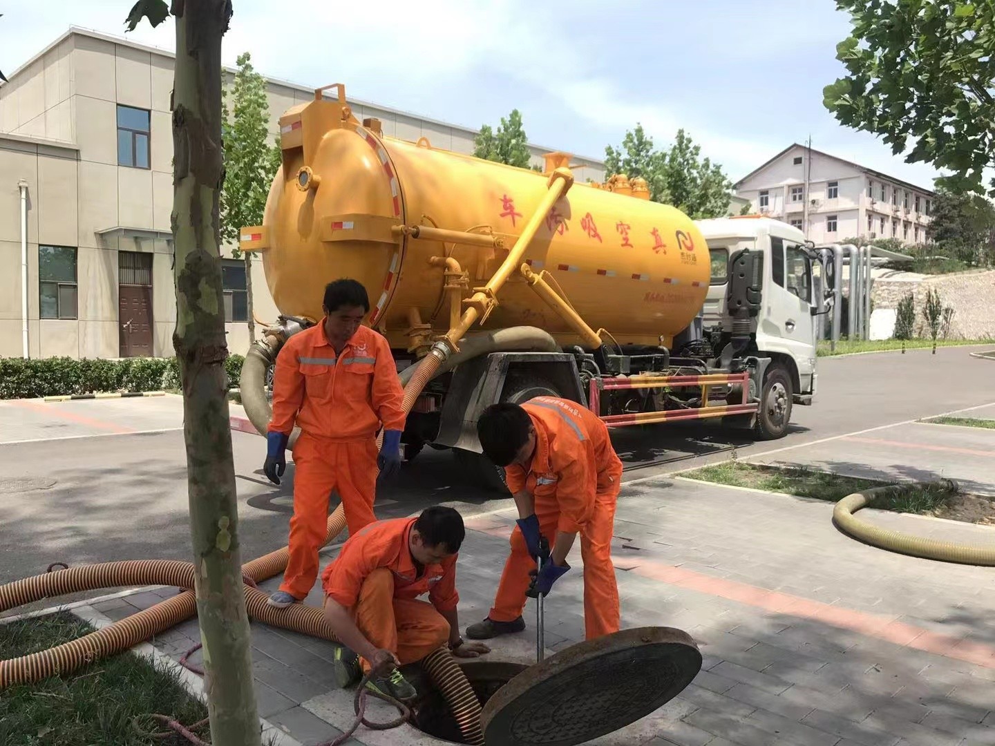 定远化粪池清理与5-8吨吸粪车施工效率分析